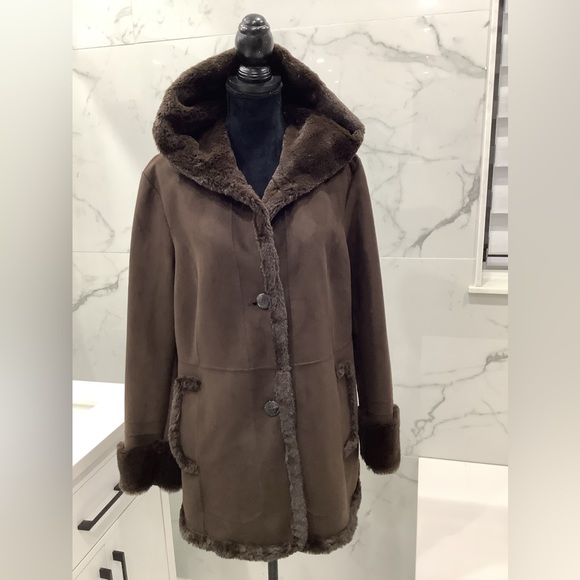 FLASH SALE‼️Soft faux suede coat LIKE NEW🥀 - Picture 2 of 12